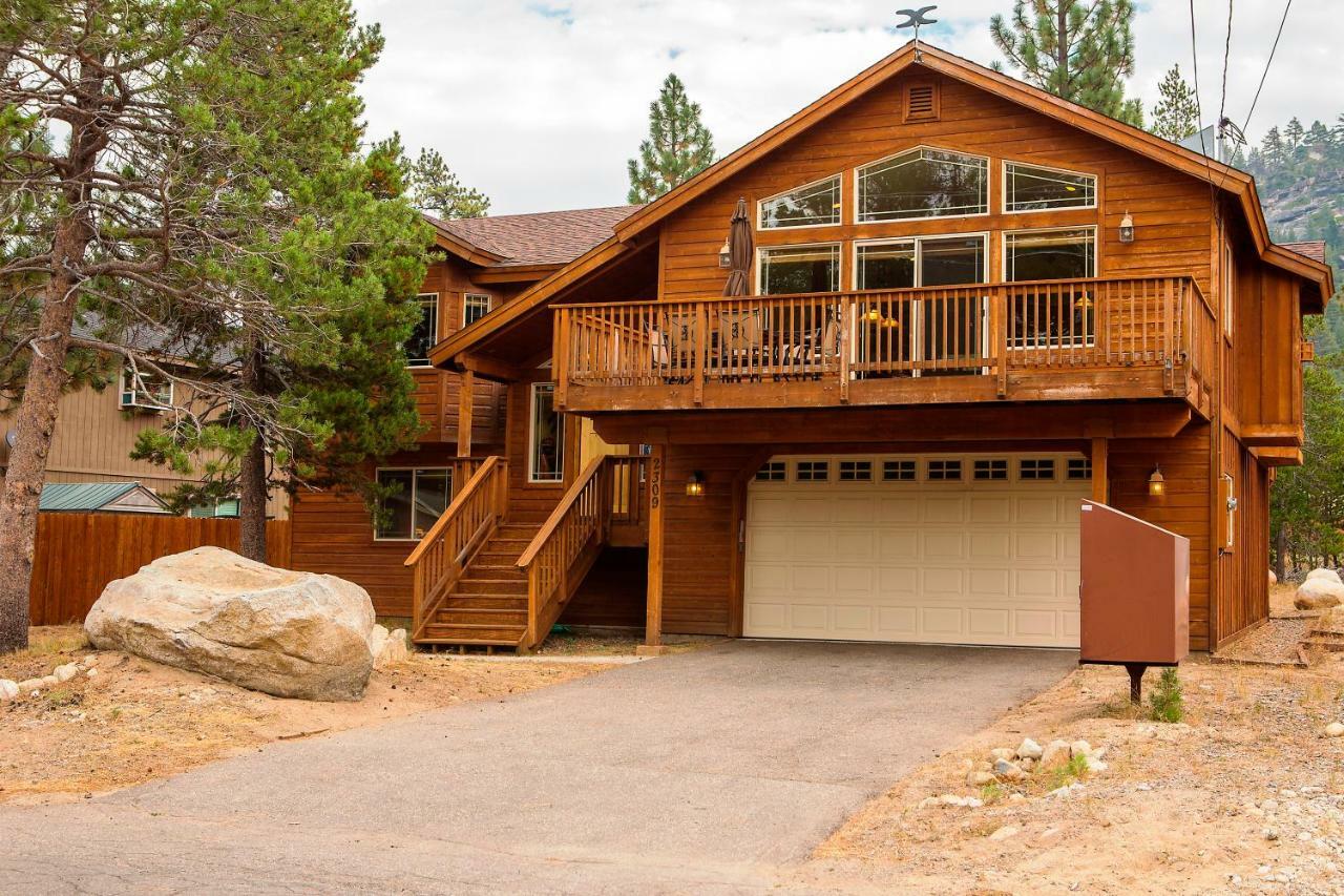 5-Star Luxury Tahoe Cabin! Great Location! Pool Table!Darts! Poker! Ping Pong! Games! South Lake Tahoe Exteriör bild